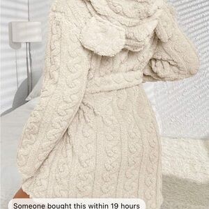 Cozy Cream Women's Robe w/ears